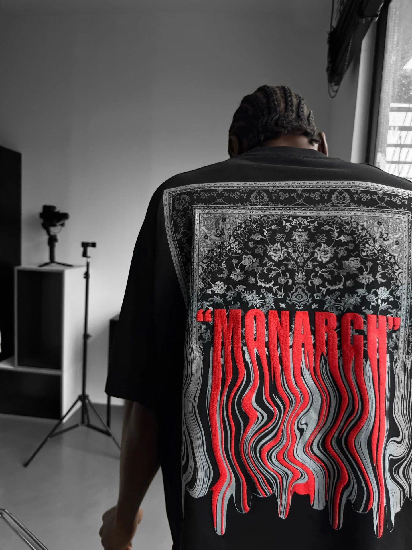 Oversize "Monarch" T-Shirt - Black and Red