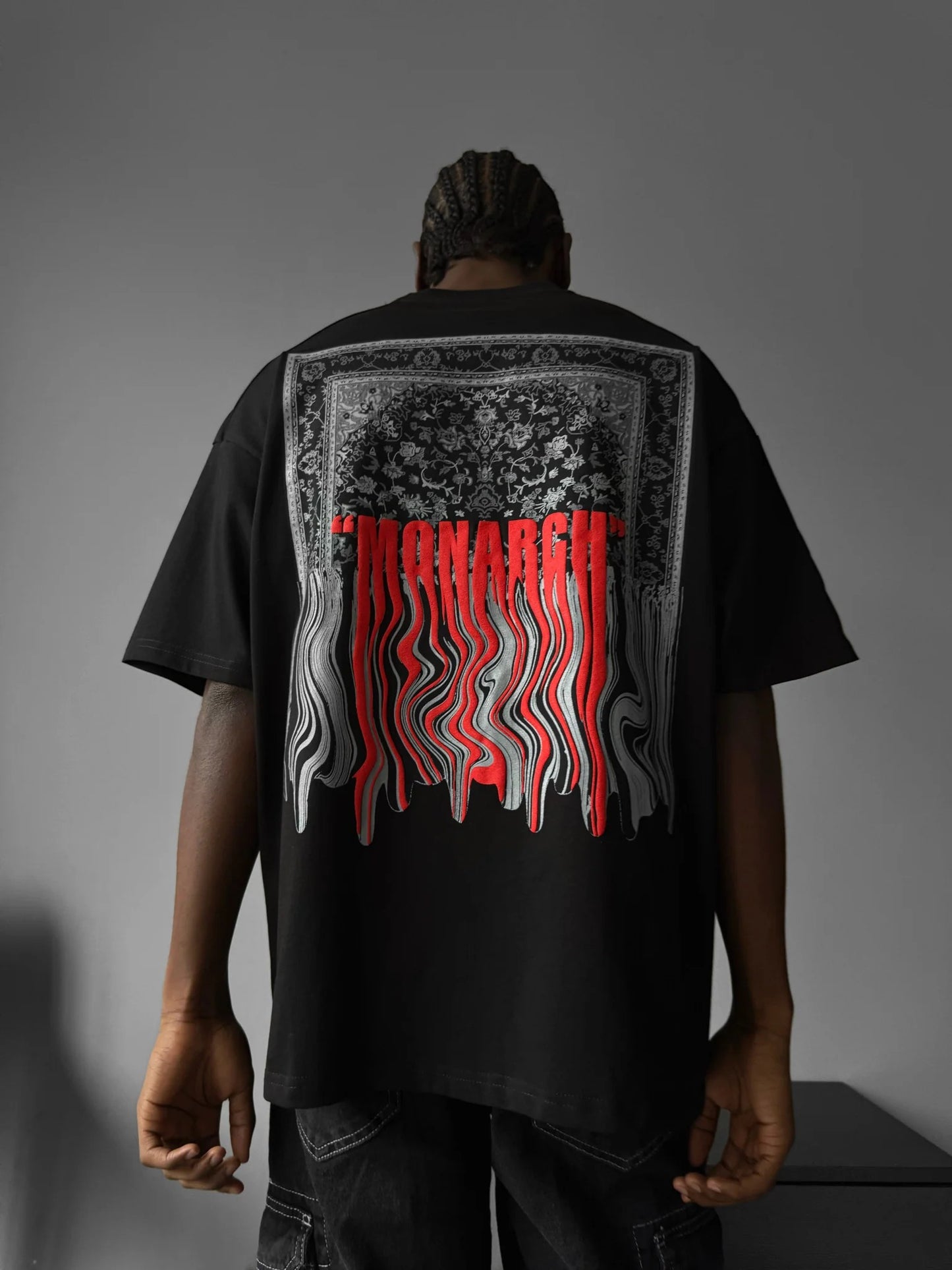 Oversize "Monarch" T-Shirt - Black and Red